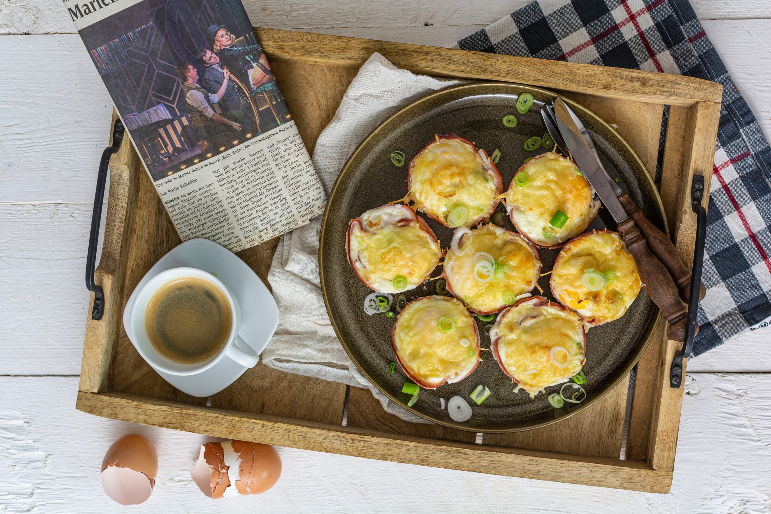 Herzhafte Frühstücks-Muffins mit Schinken und Ei